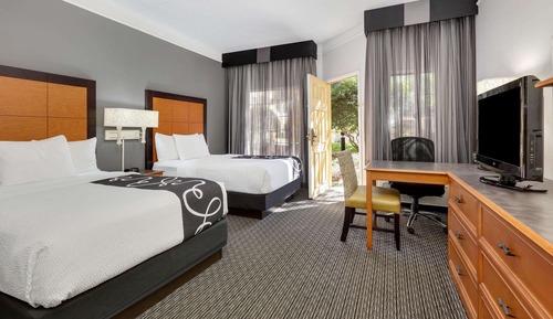 Room, 2 Double Beds, Non Smoking, Pool View