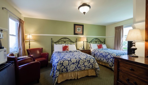 Double Room with Two Double Beds and Courtyard View