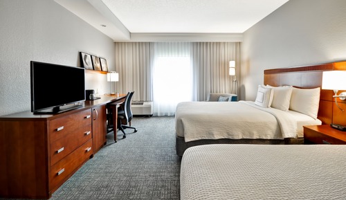 Room, 2 Queen Beds (Mobility/Hearing Accessible, Tub)