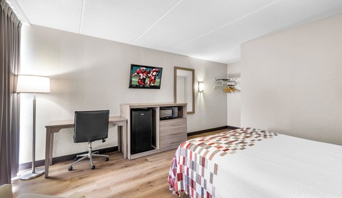 Deluxe Room, 1 Queen Bed, Non Smoking