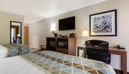 Standard Room, 2 Queen Beds, Accessible, Bathtub