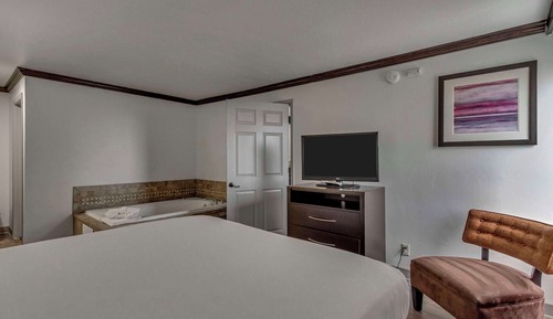Suite, 1 King Bed, Non Smoking