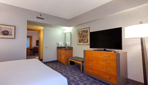 Business Suite, 1 King Bed, Non Smoking