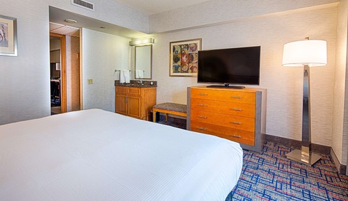 Basic Suite, 1 King Bed, Non Smoking (Conference)