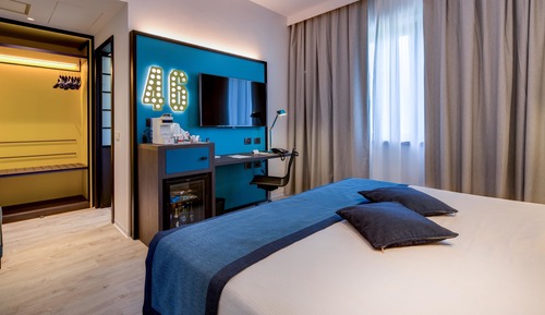 Deluxe Room, 1 King Bed