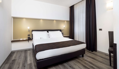 Superior Room, 1 King Bed, Accessible, Non Smoking