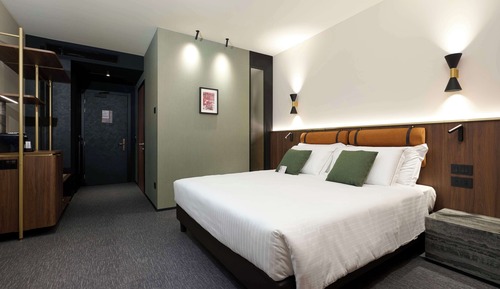 Deluxe Room, 1 King Bed, Non Smoking, Terrace