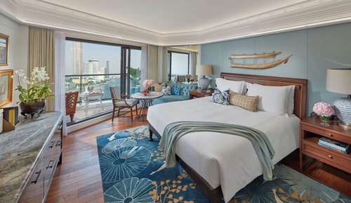 Deluxe Balcony Room King