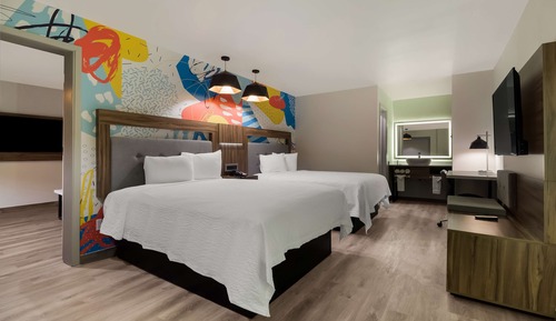 Suite, 2 Queen Beds, Non Smoking
