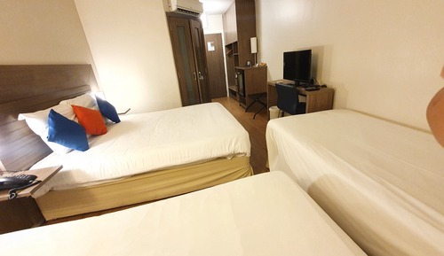 Family Room, Multiple Beds