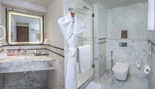 Deluxe Room, 1 Queen Bed, City View (Club Double)