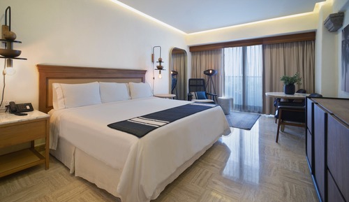 Superior Room, 1 King Bed, Non Smoking, Partial Ocean View