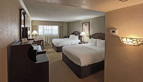 Room, 2 Queen Beds, Non Smoking, Poolside