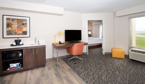 1 King Hearing Accessible Suite Non-Smoking