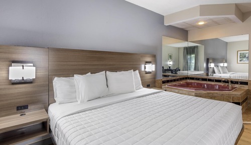 Suite, 1 King Bed, Non Smoking, Jetted Tub
