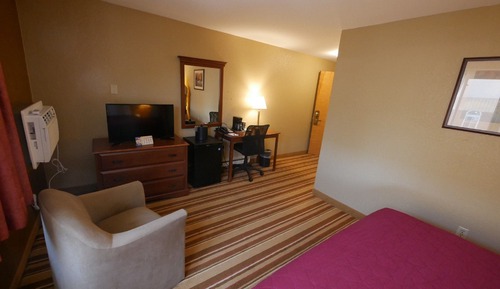 Room, 1 Queen Bed, Non Smoking (Exterior Access)