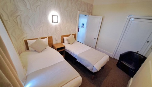 Standard Twin Room