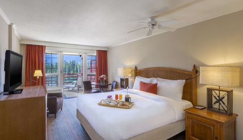 Deluxe Room, 1 King Bed (Main Lodge)