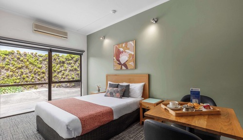 Standard Room, 1 Queen Bed, Non Smoking