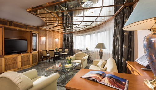 Luxury Suite