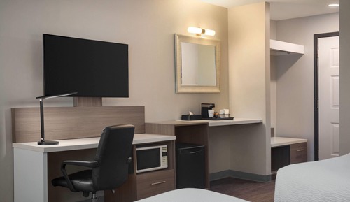 Deluxe Room, 2 Queen Beds, Non Smoking