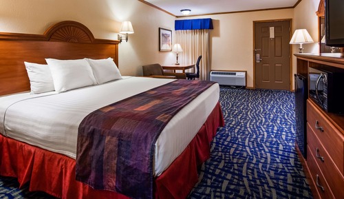 Standard Room, 1 King Bed, Non Smoking, Microwave