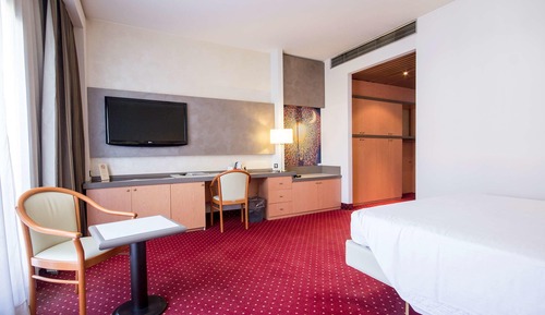 Classic Room, 1 Queen Bed, Non Smoking