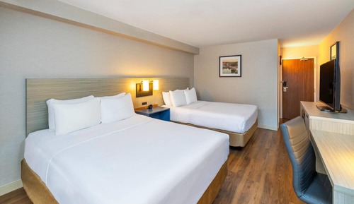 Room, 2 Queen Beds, Non Smoking (Efficiency, Upgrade)