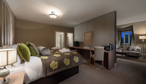 Moet Suite