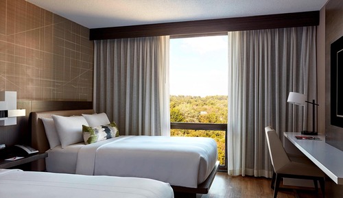 Club Room, 2 Queen Beds, Non Smoking