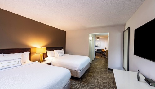 Suite, Multiple Beds (Mobility/Hearing Accessible, Tub)