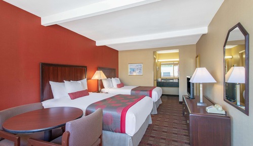 Double Room, 2 Double Beds