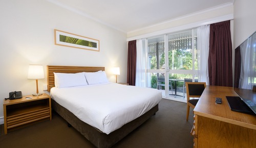 Room, 1 Queen Bed, Garden View (Resort)