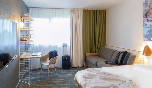 Classic Room, 1 Queen Bed with Sofa bed