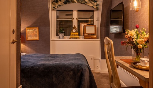 Captain's Small Double Room