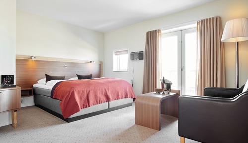 Junior Suite, Jetted Tub