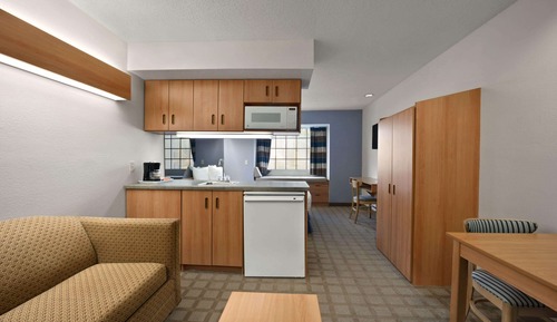 Studio Suite, 1 Queen Bed, Non Smoking