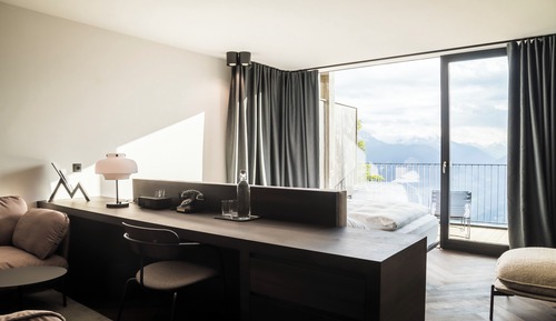 URBAN ROOM