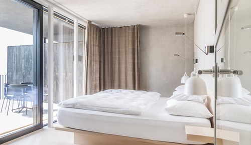 JUNIOR Suite 2nd floor