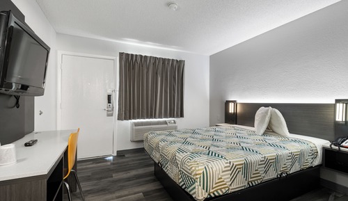 Standard Room, 1 Queen Bed, Non Smoking