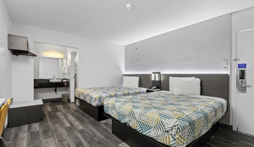 Deluxe Room, 2 Double Beds, Non Smoking, Refrigerator