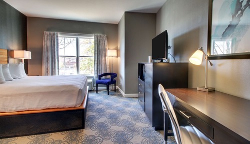 Standard Room, 1 King Bed, Accessible, Refrigerator & Microwave