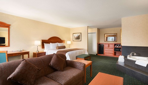 Studio Suite, 1 King Bed, Non Smoking (Not Pet Friendly)