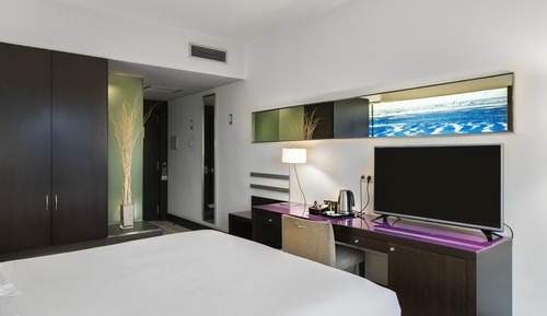 Economy Room