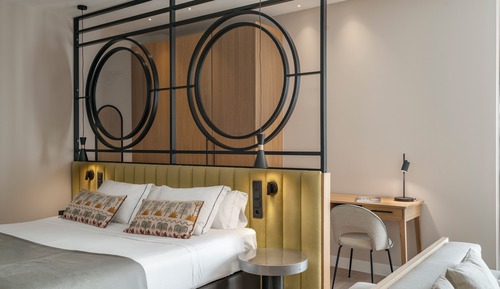 Deluxe Suite