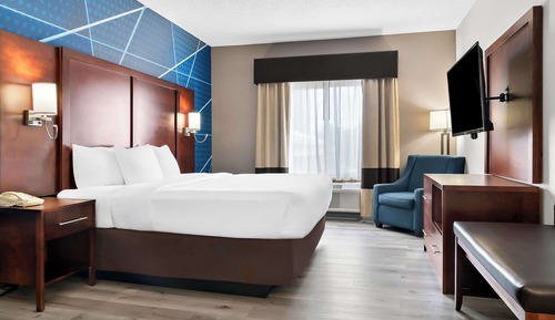 Suite, 1 King Bed, Accessible, Non Smoking
