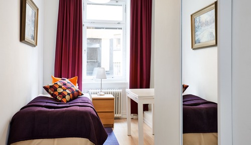 Single Room, Private Bathroom