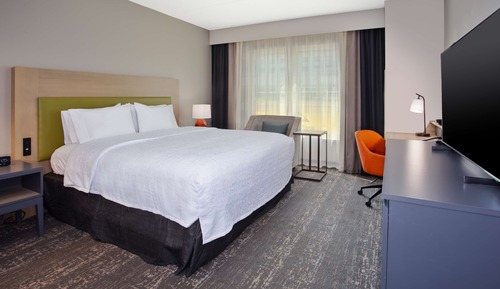 Room, 1 King Bed, Refrigerator & Microwave