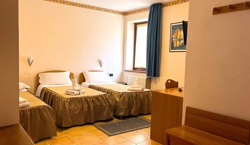 Triple Room