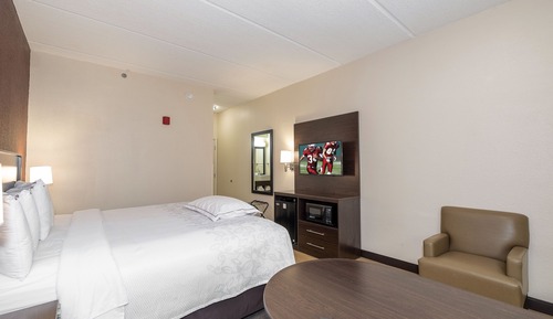 Premium Suite, 1 King Bed with Sofa bed (Upgraded Bedding & Snack, Smoke Free)